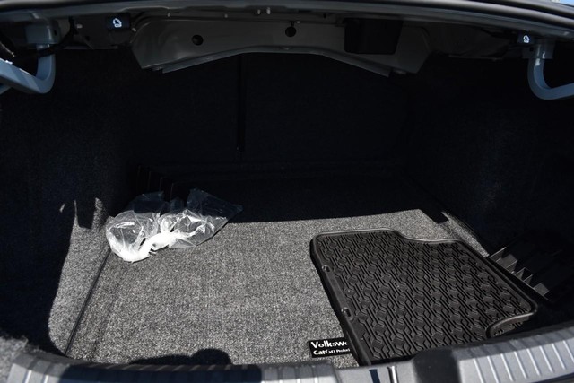 Volkswagen Jetta Vehicle Image 24