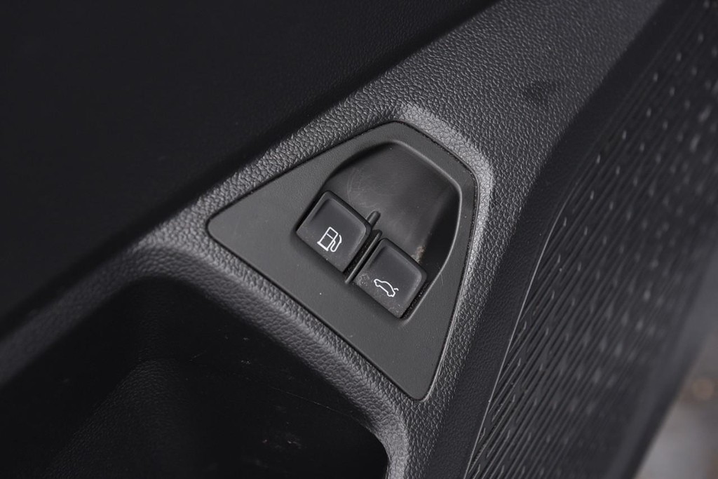 Volkswagen Jetta Vehicle Full-screen Gallery Image 9