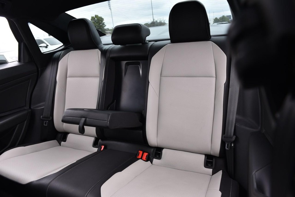 Volkswagen Jetta Vehicle Full-screen Gallery Image 23
