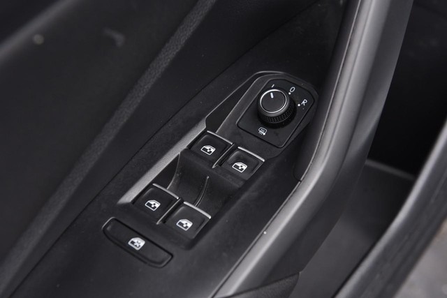 Volkswagen Jetta Vehicle Image 08