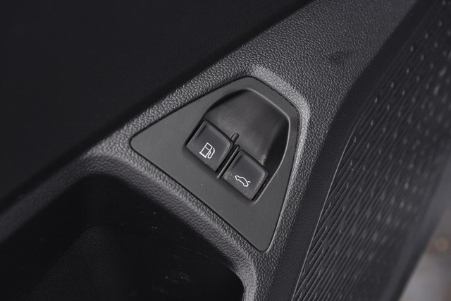 Volkswagen Jetta Vehicle Image 09