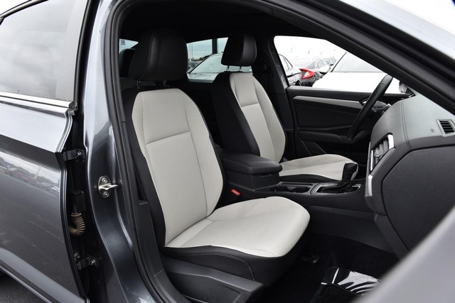 Volkswagen Jetta Vehicle Image 21