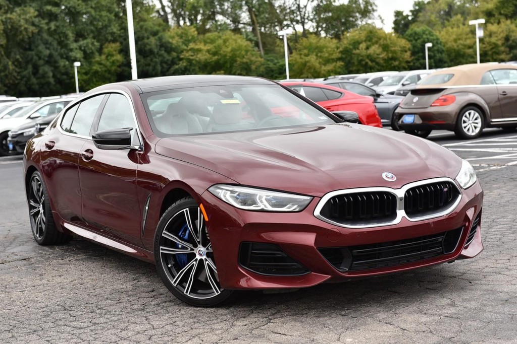 BMW 8 Series Vehicle Full-screen Gallery Image 2