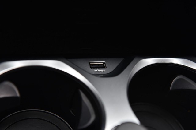 BMW 8 Series Vehicle Image 17