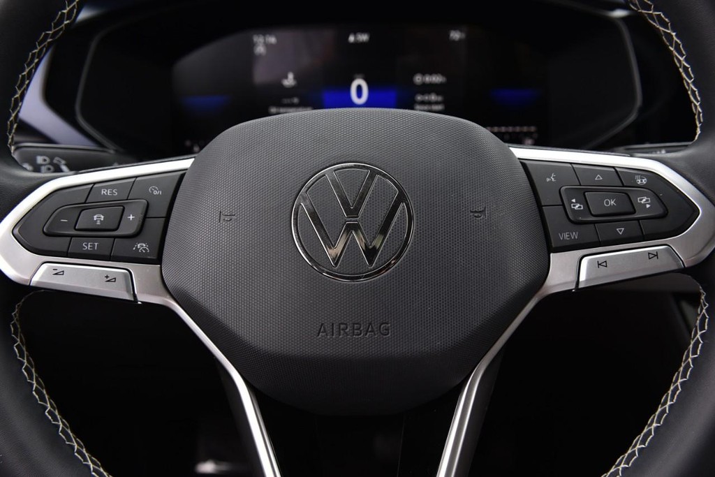 Volkswagen Taos Vehicle Full-screen Gallery Image 17