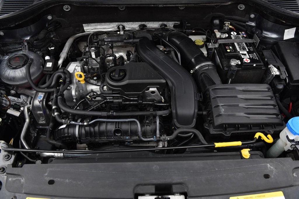 Volkswagen Taos Vehicle Full-screen Gallery Image 24