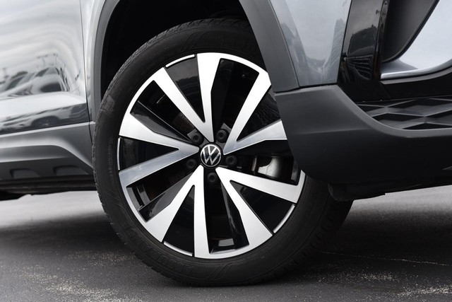 Volkswagen Taos Vehicle Image 03