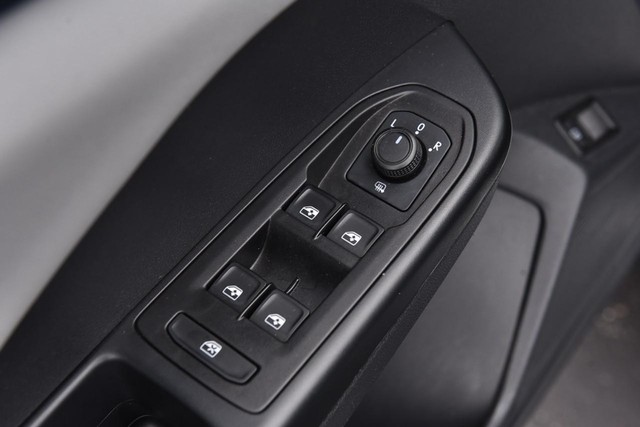Volkswagen Taos Vehicle Image 08