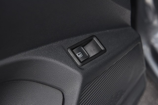 Volkswagen Taos Vehicle Image 09