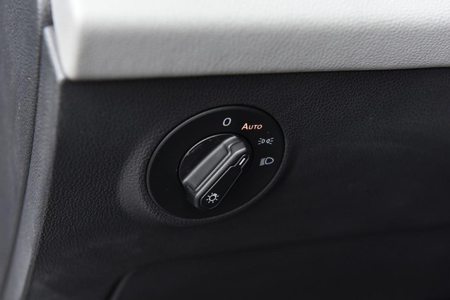 Volkswagen Taos Vehicle Image 10