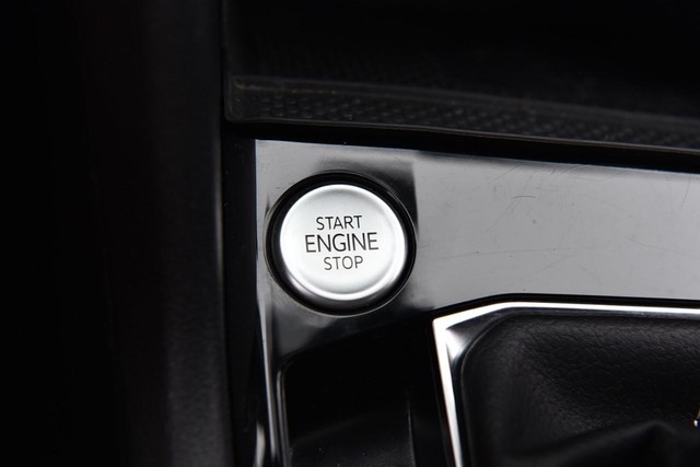 Volkswagen Taos Vehicle Image 16