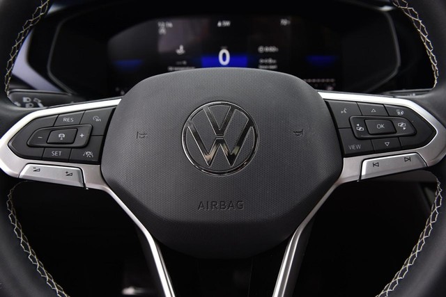 Volkswagen Taos Vehicle Image 17