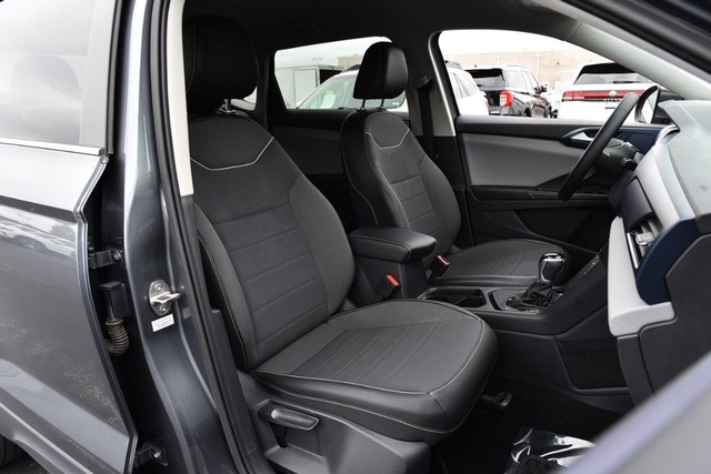 Volkswagen Taos Vehicle Image 19