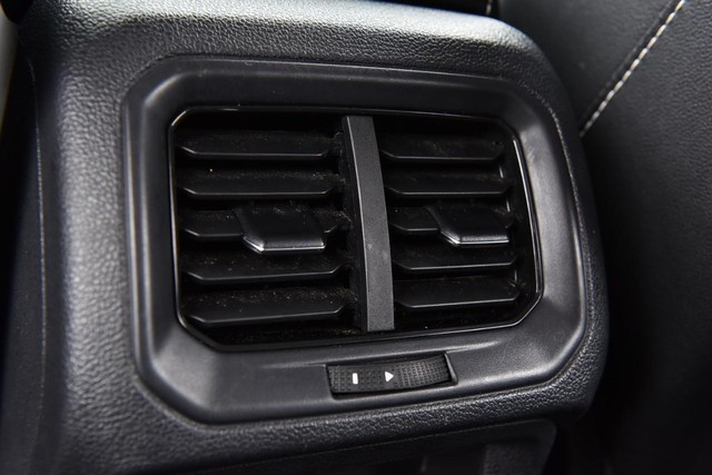 Volkswagen Taos Vehicle Image 21