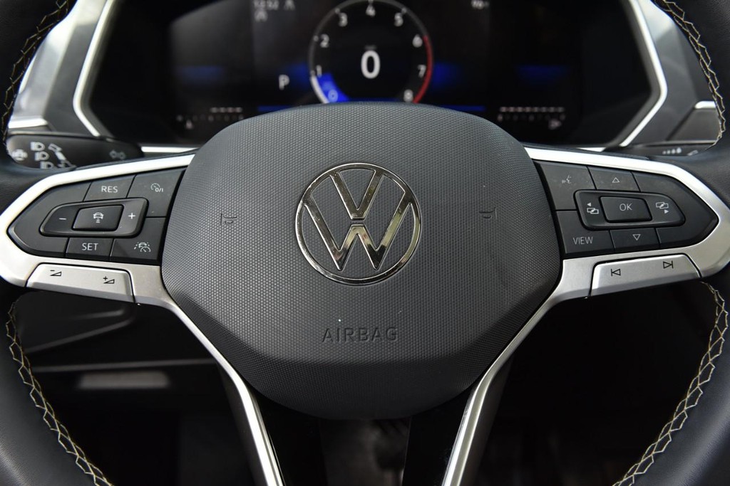 Volkswagen Tiguan Vehicle Full-screen Gallery Image 19