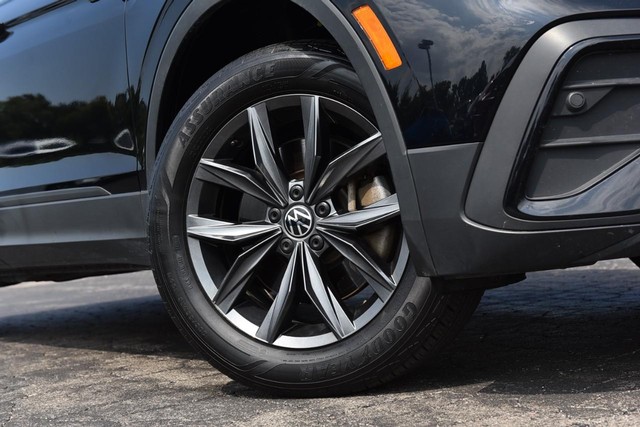 Volkswagen Tiguan Vehicle Image 03