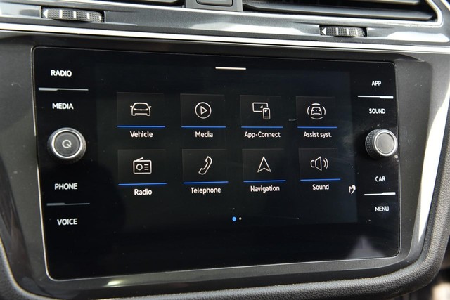 Volkswagen Tiguan Vehicle Image 14