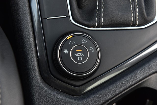 Volkswagen Tiguan Vehicle Image 18