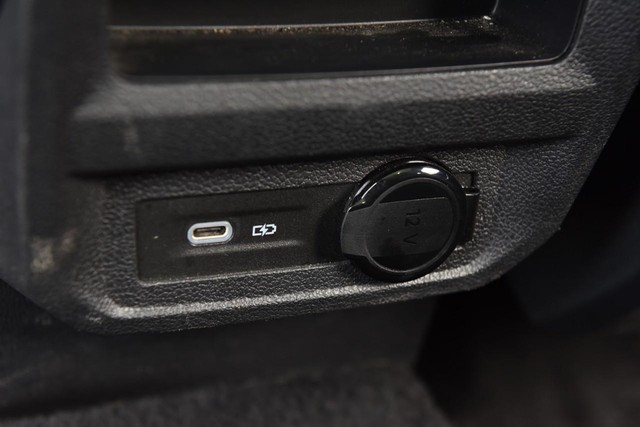 Volkswagen Tiguan Vehicle Image 25