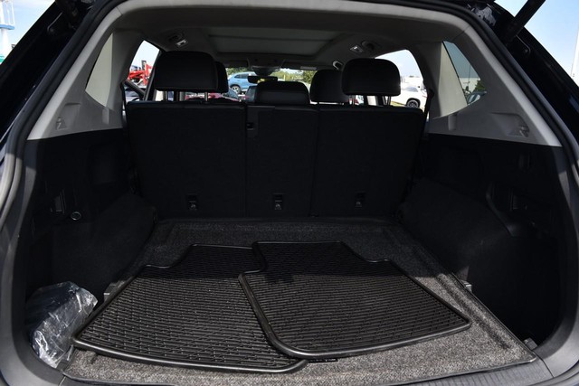Volkswagen Tiguan Vehicle Image 26