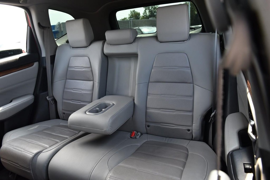 Honda CR-V Hybrid Vehicle Full-screen Gallery Image 24