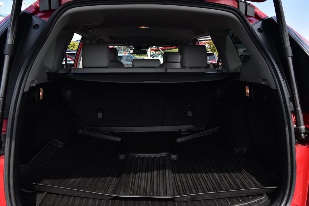 Honda CR-V Hybrid Vehicle Full-screen Gallery Image 27