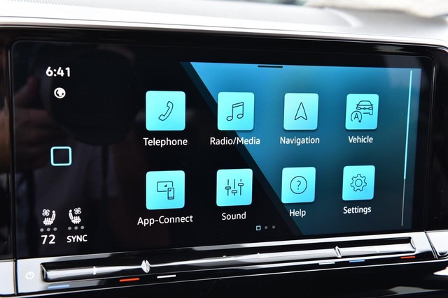 Volkswagen Atlas Cross Sport Vehicle Image 14