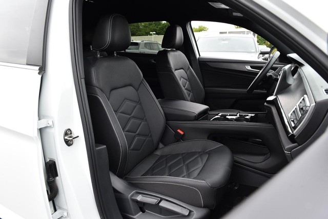 Volkswagen Atlas Cross Sport Vehicle Image 20