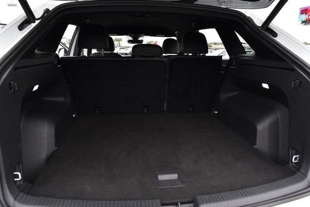 Volkswagen Atlas Cross Sport Vehicle Image 24