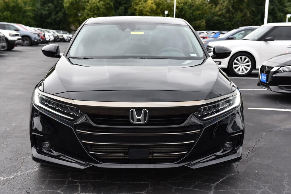 Honda Accord Sedan Vehicle Full-screen Gallery Image 04