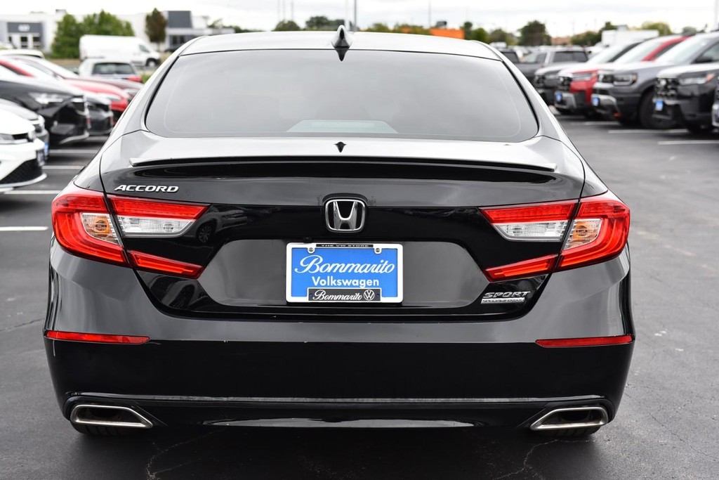 Honda Accord Sedan Vehicle Full-screen Gallery Image 06
