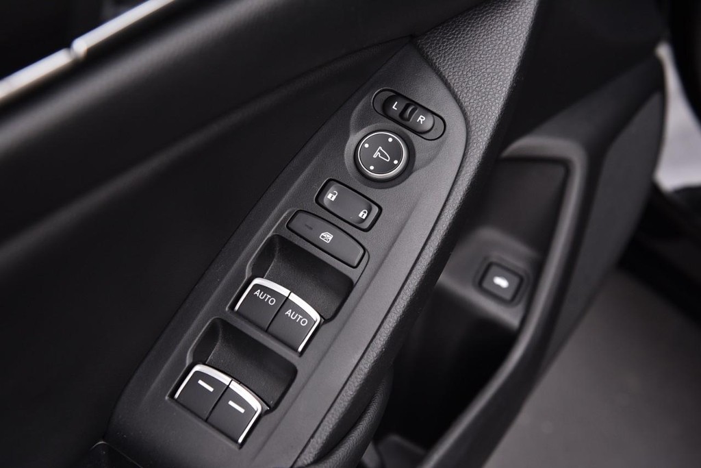 Honda Accord Sedan Vehicle Full-screen Gallery Image 08