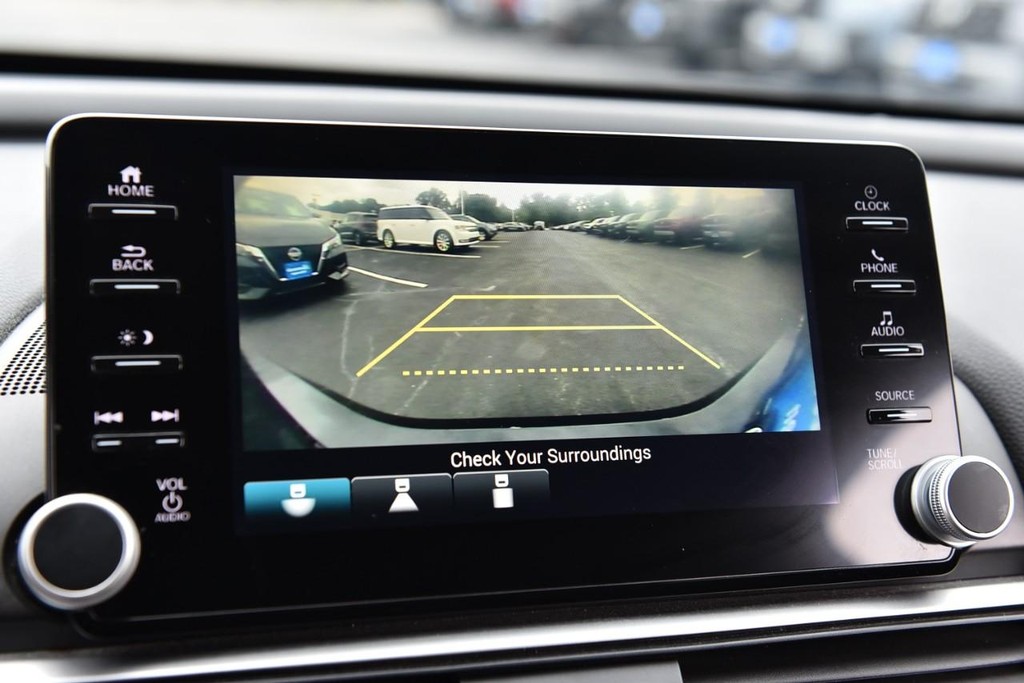 Honda Accord Sedan Vehicle Full-screen Gallery Image 12