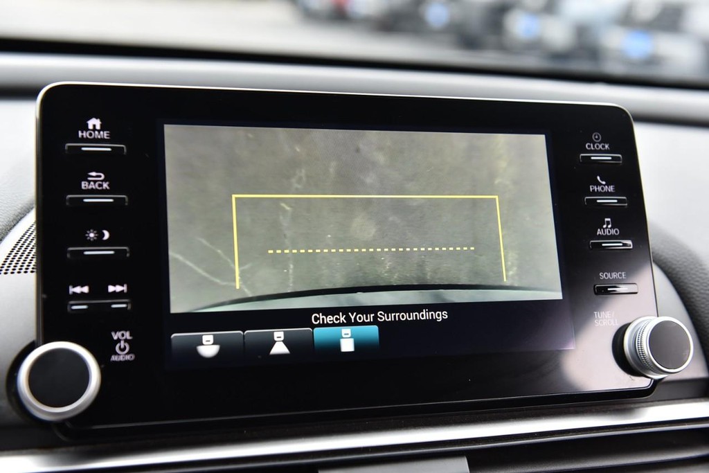 Honda Accord Sedan Vehicle Full-screen Gallery Image 13