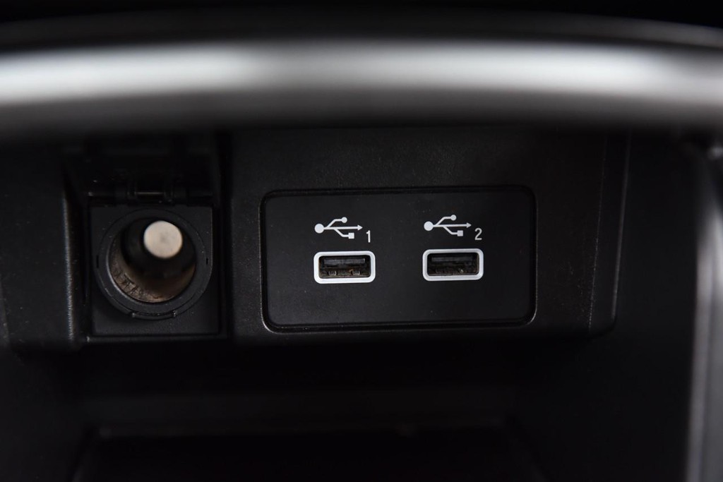 Honda Accord Sedan Vehicle Full-screen Gallery Image 17