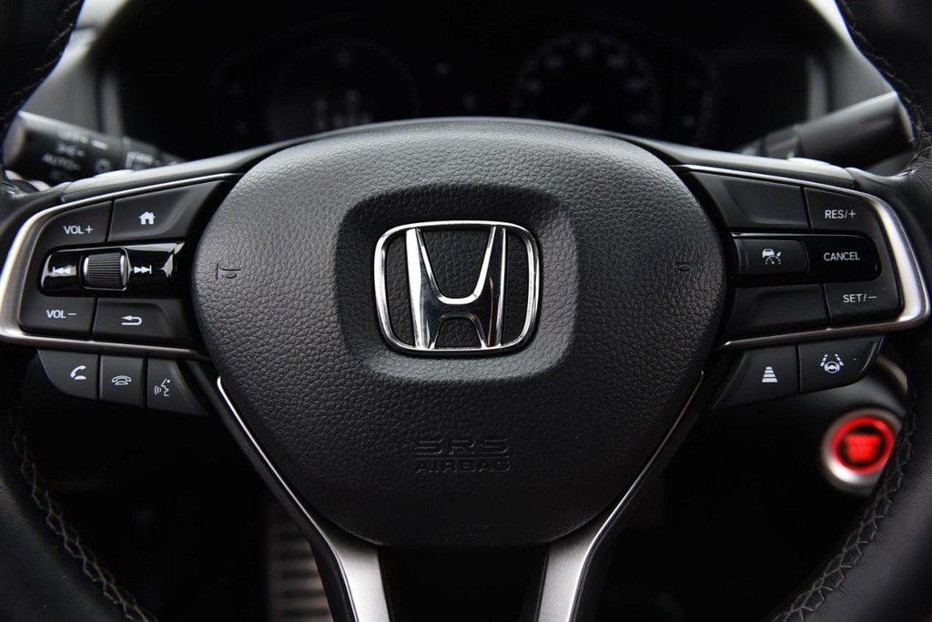 Honda Accord Sedan Vehicle Full-screen Gallery Image 19
