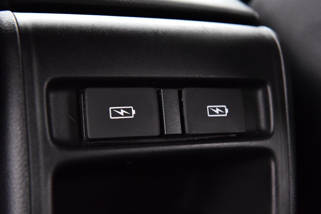 Honda Accord Sedan Vehicle Full-screen Gallery Image 23