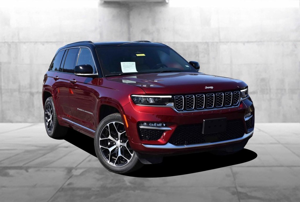 Jeep Grand Cherokee Vehicle Full-screen Gallery Image 02