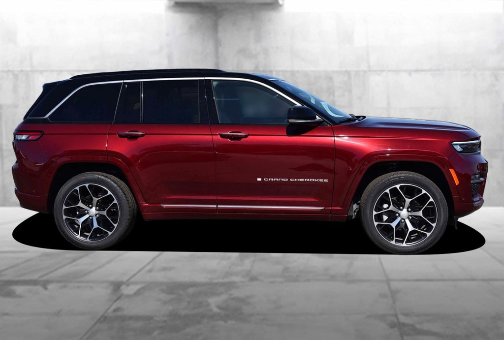 Jeep Grand Cherokee Vehicle Full-screen Gallery Image 05