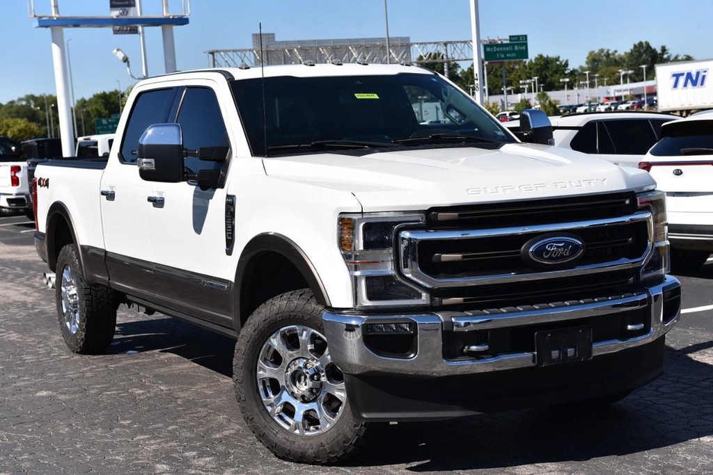 Ford Super Duty F-350 SRW Vehicle Full-screen Gallery Image 2