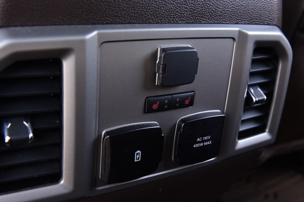 Ford Super Duty F-350 SRW Vehicle Full-screen Gallery Image 26