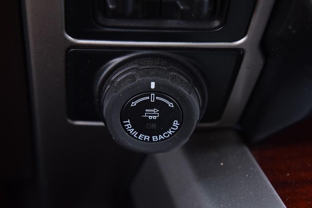 Ford Super Duty F-350 SRW Vehicle Image 19