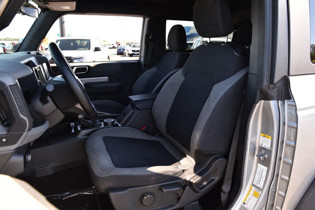 Ford Bronco Vehicle Full-screen Gallery Image 18