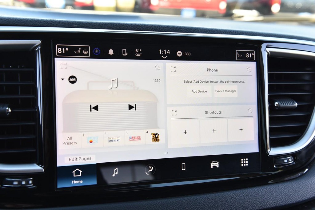 Chrysler Pacifica Vehicle Full-screen Gallery Image 15