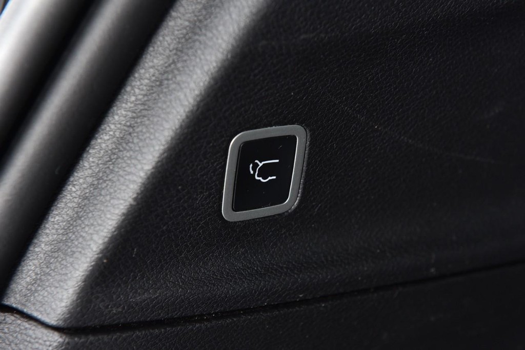 Chrysler Pacifica Vehicle Full-screen Gallery Image 31