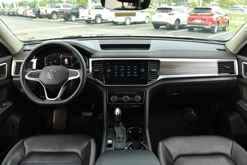 Volkswagen Atlas Vehicle Full-screen Gallery Image 7