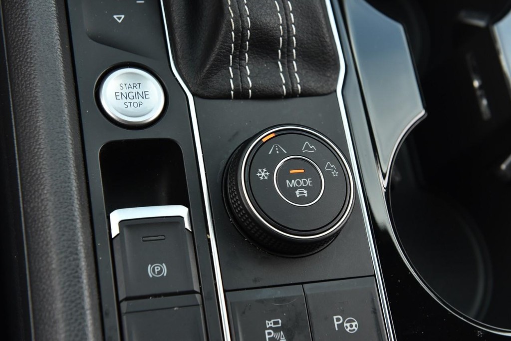 Volkswagen Atlas Vehicle Full-screen Gallery Image 18