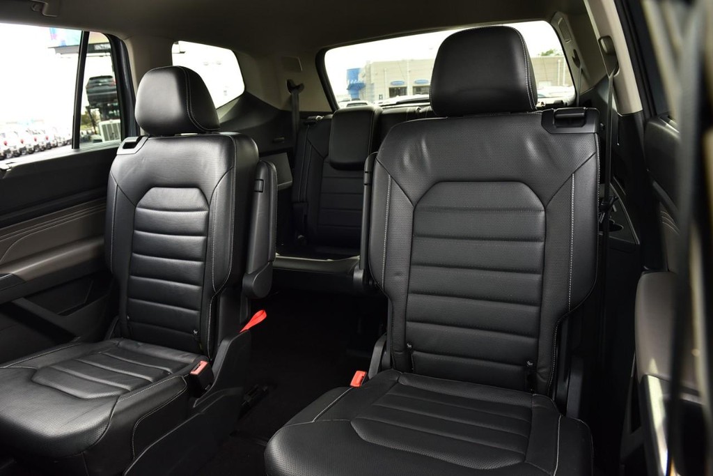 Volkswagen Atlas Vehicle Full-screen Gallery Image 23