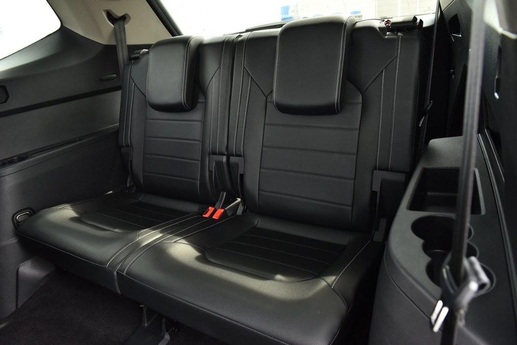 Volkswagen Atlas Vehicle Full-screen Gallery Image 26