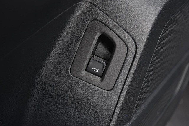 Volkswagen Atlas Vehicle Image 09